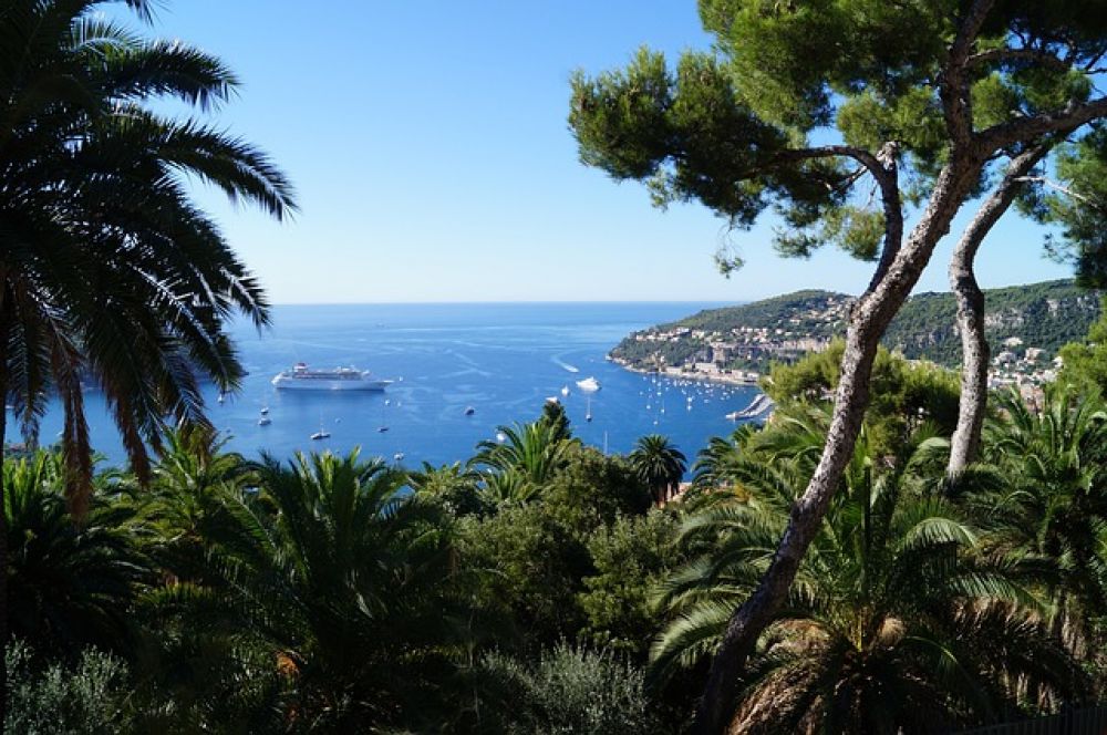 Logements de luxe en location saisonnière à Mandelieu la Napoule