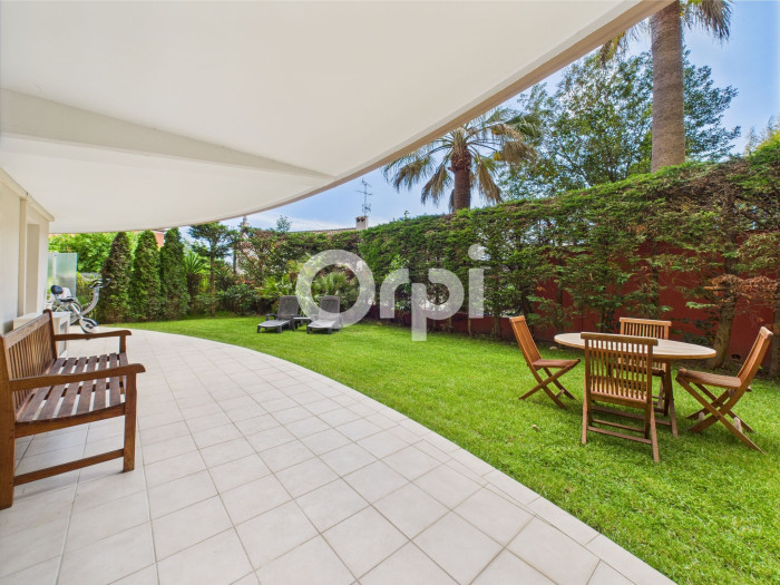 Proche de toutes les commodités - Calme - Sud-Ouest - Véritable Jardin - Double Garage