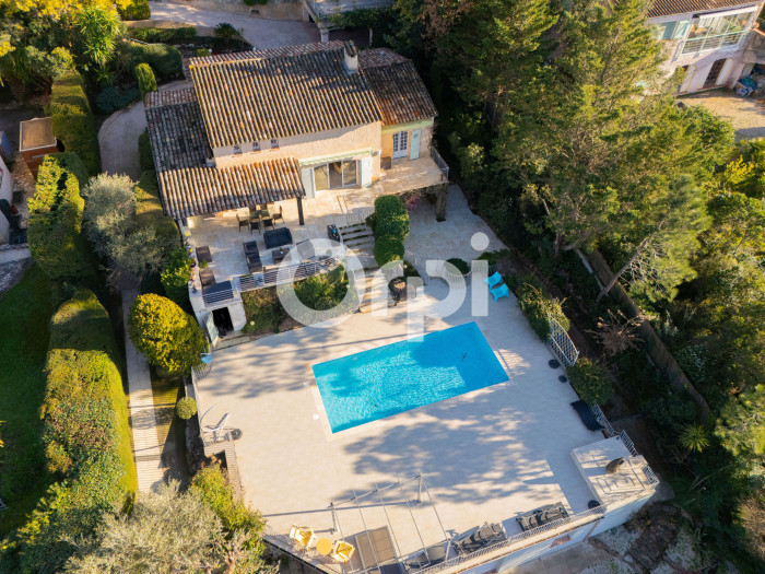 DOMAINE RÉSIDENTIEL RECHERCHÉ FACE AU GOLF DE BARBOSSI - APPARTEMENT INDÉPENDANT AMIS 42 M2 TERRAIN 1575 M2 AVEC PISCINE ET PLAGES